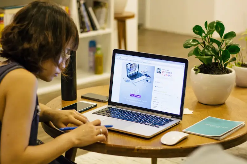 Apa Saja Kelebihan dan Kekurangan Dropship sebagai Model Bisnis