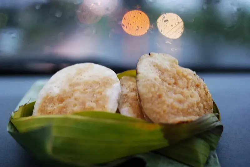 surabi dengan bungkus daun