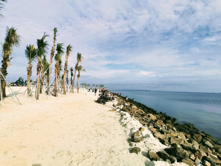 Pantai Pasir Putih PIK 2 (source: brisik)