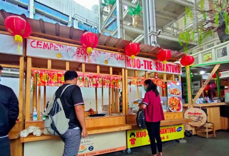 Kuotie Shantung & Cempedak Goreng Cik Lina (source: Travel Diary Lenny Lim)